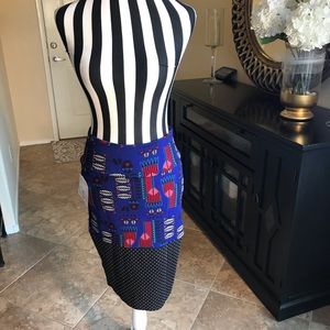 New With Tag! Pretty LulaRoe Cassie Skirt Size Sm